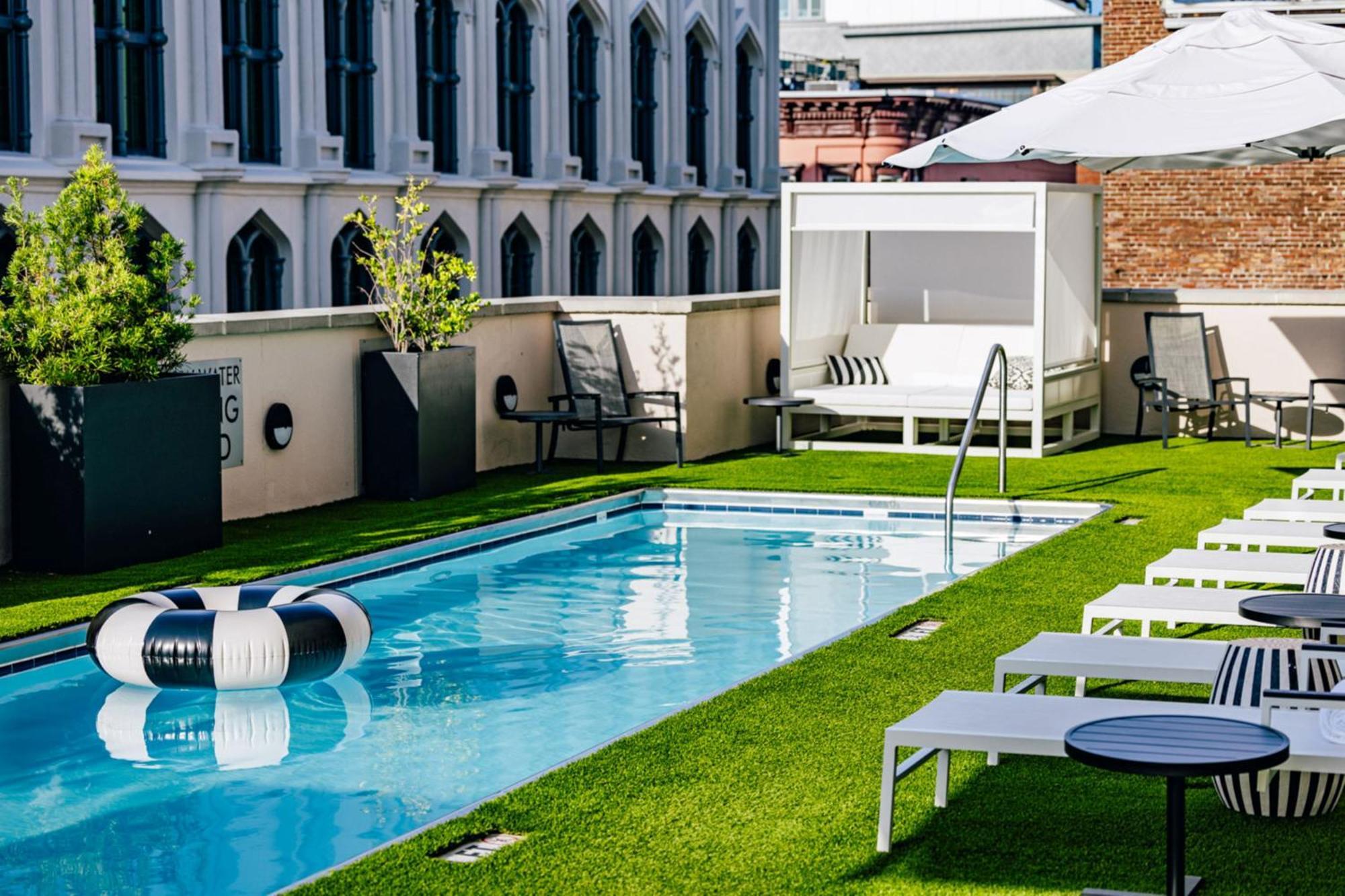 The Lindy Renaissance Charleston Hotel Bagian luar foto