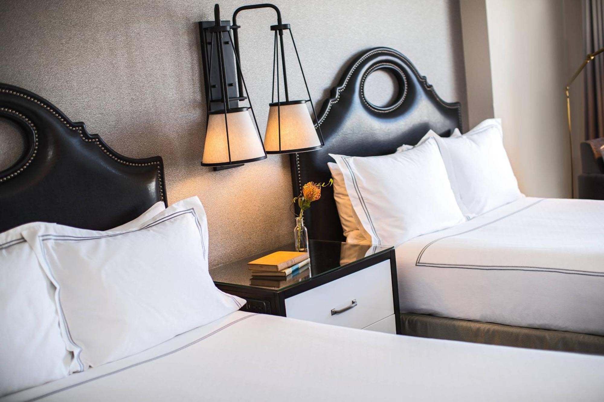 The Lindy Renaissance Charleston Hotel Bagian luar foto
