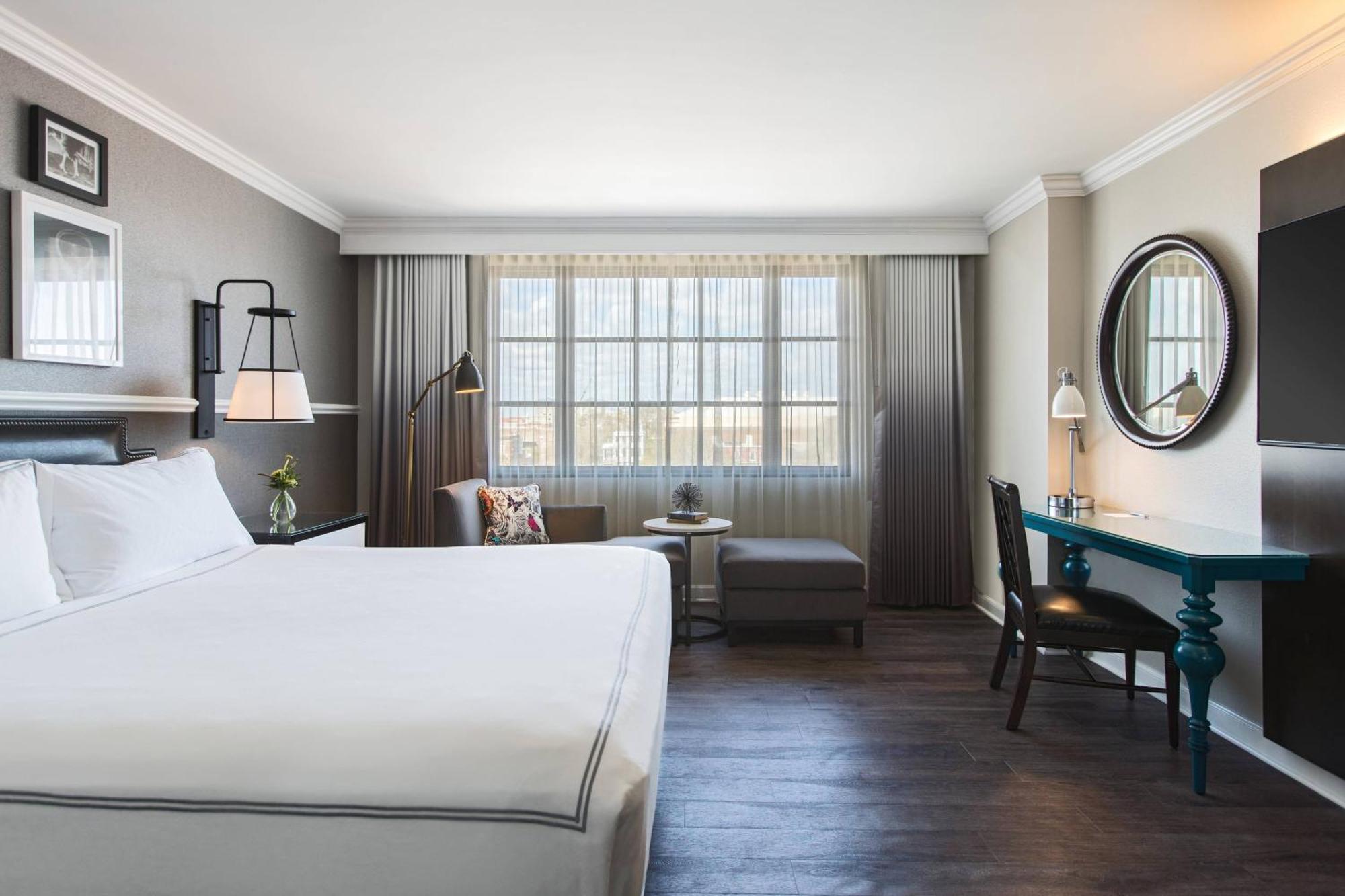 The Lindy Renaissance Charleston Hotel Bagian luar foto