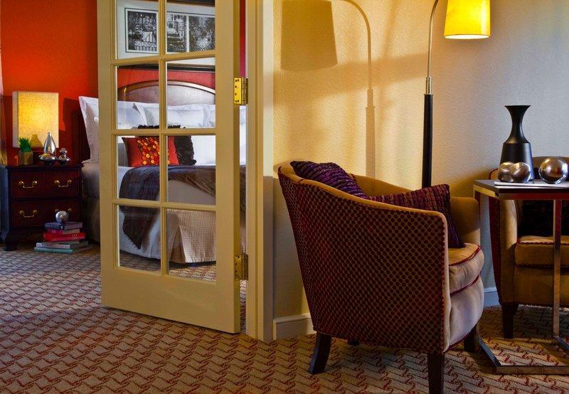 The Lindy Renaissance Charleston Hotel Bagian luar foto