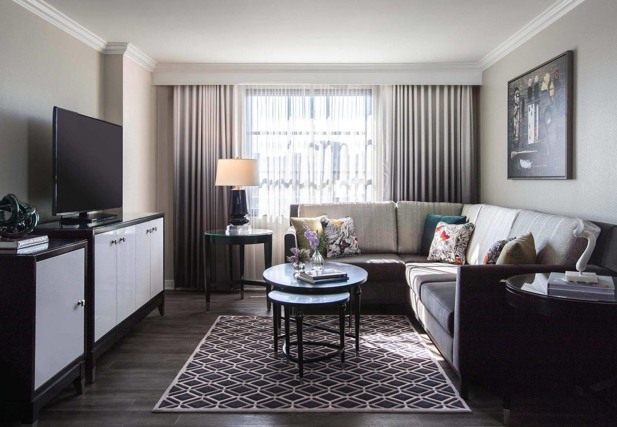 The Lindy Renaissance Charleston Hotel Bagian luar foto