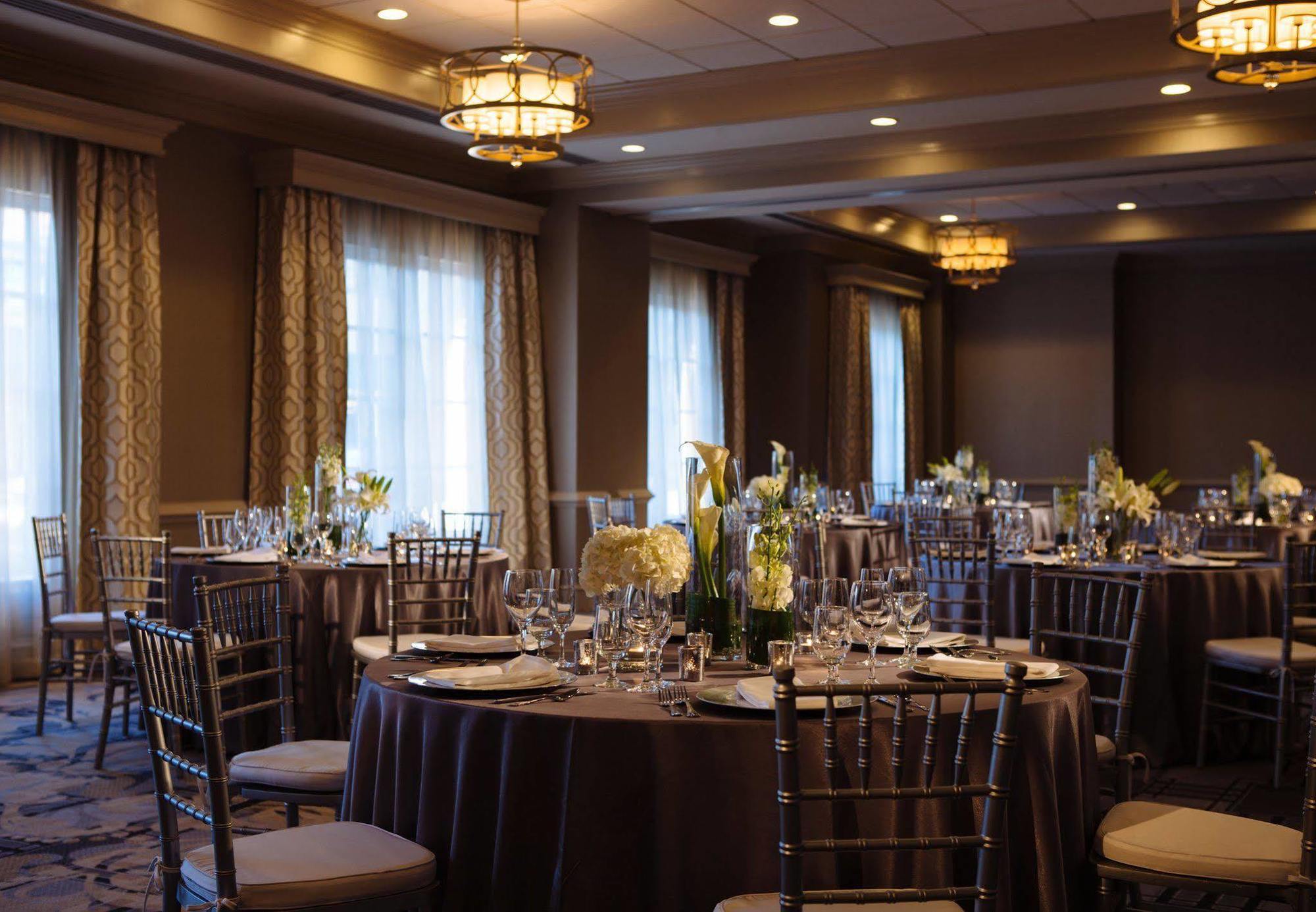 The Lindy Renaissance Charleston Hotel Bagian luar foto